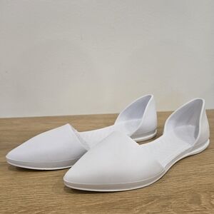 Native White Pointed Toe Flat Shoe Size 10